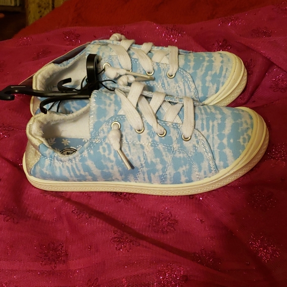 Lil girls tennis shoe,   NWT - Picture 3 of 4